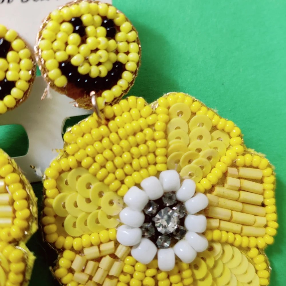 New earring sequence and Moti work - Picture 3 of 3